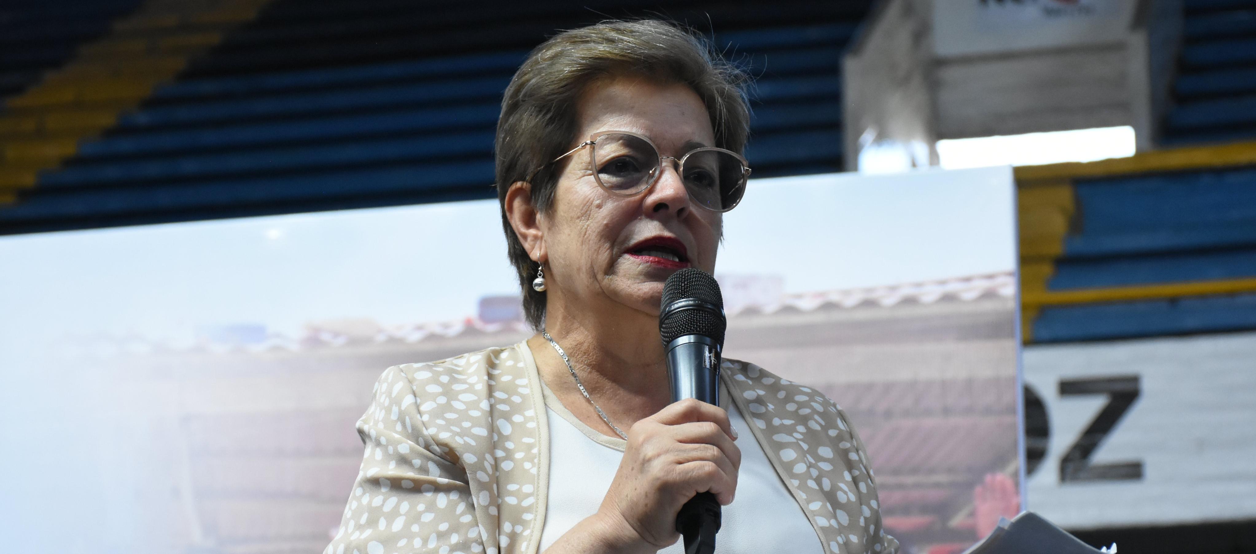 La ministra de Trabajo, Gloria Inés Ramírez, durante su intervención en la Asamblea Nacional de Economía Popular, en Neiva.