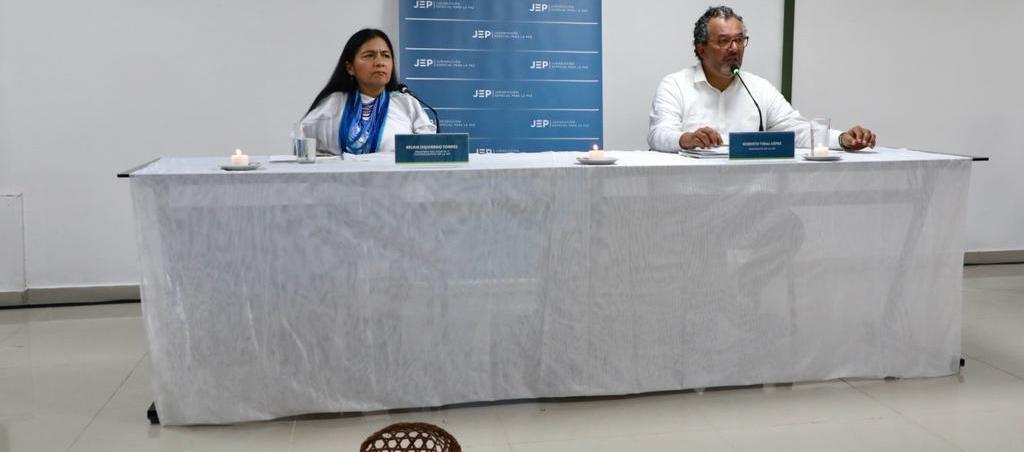 Los magistrados de la JEP Belkis Izquierdo Torres y Roberto Vidal.