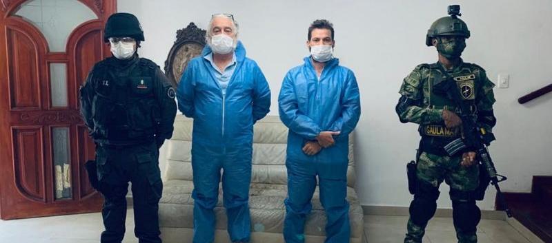 Mark Grenon y su hijo Joseph tras ser detenidos en Colombia.