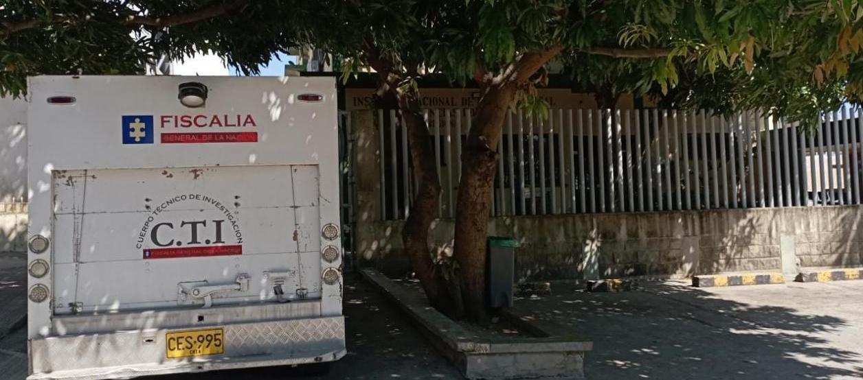 El cuerpo de Leonardo Fabio fue llevado a Medicina Legal. 