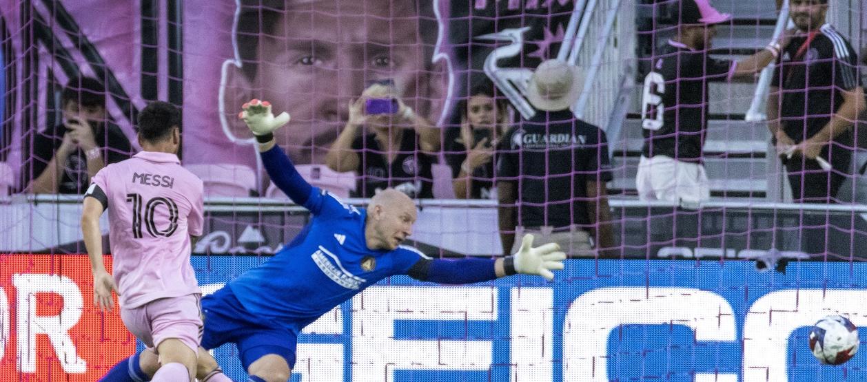 Momento de uno de los goles de Messi.