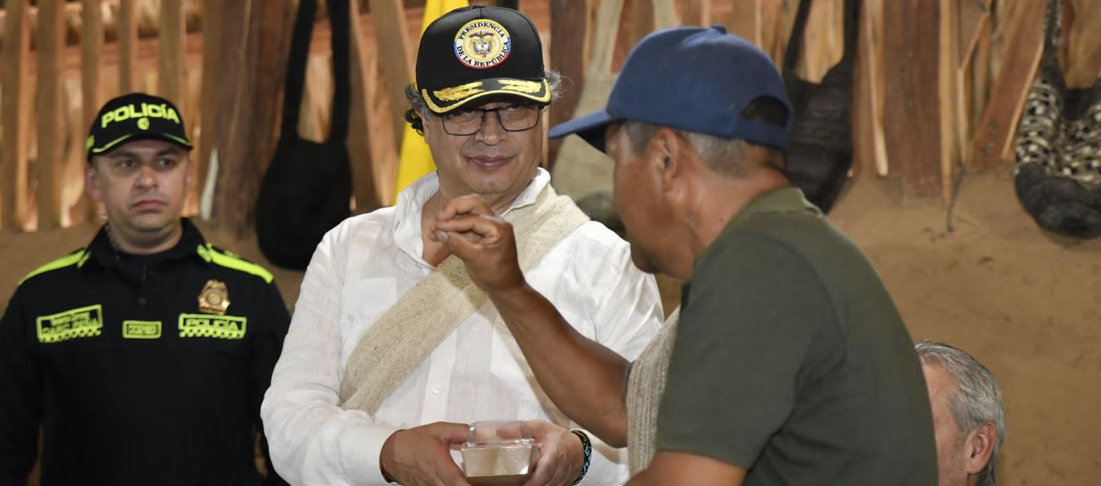 El Presidente Gustavo Petro en la comunidad indígena del Cesar donde lanzó la novedosa propuesta.