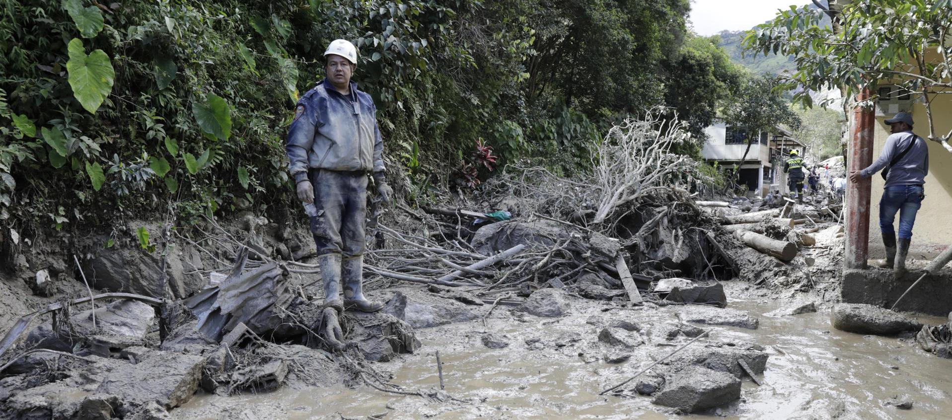 Hay 20 viviendas sepultadas bajo el lodo que dejó la avalancha.