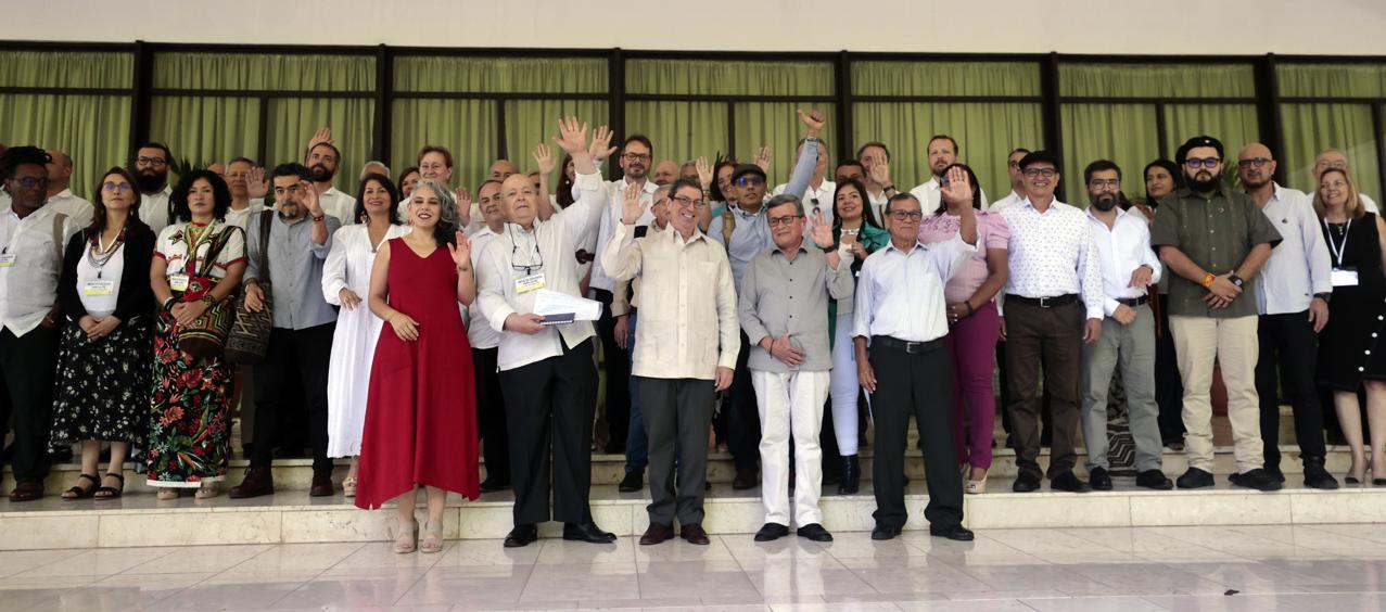Representantes del tercer ciclo de los diálogos de Paz