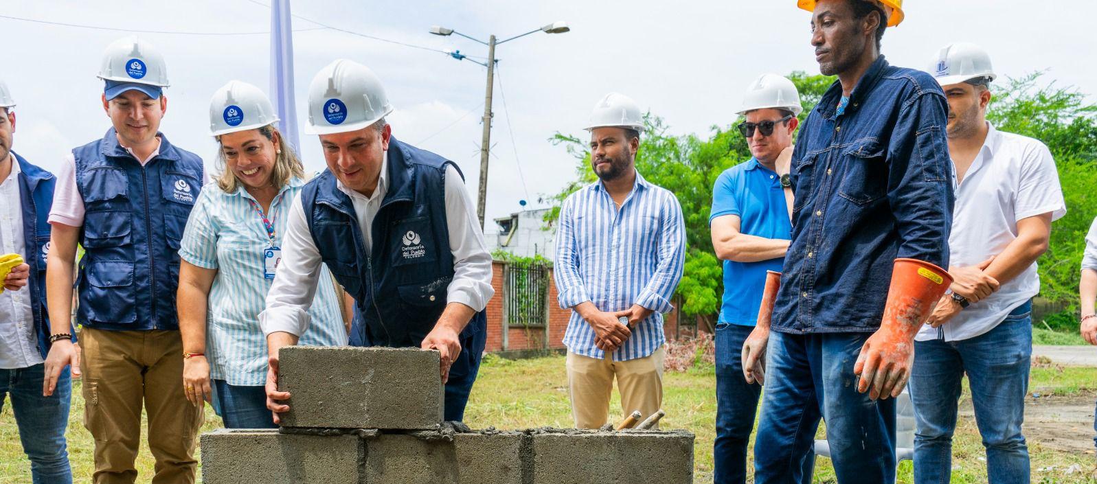 Primera piedra de la nueva sede de la Defensoría.