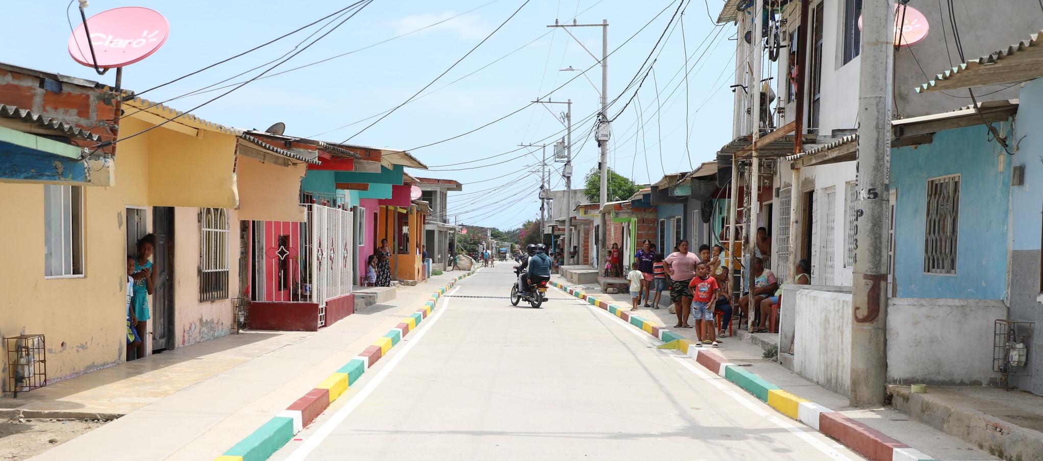 Obra finalizada de la vía canal.