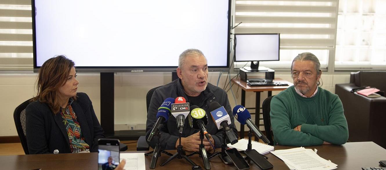 El director de la Agencia Nacional de Tierras (ANT), Gerardo Vega, en la rueda de prensa de este jueves