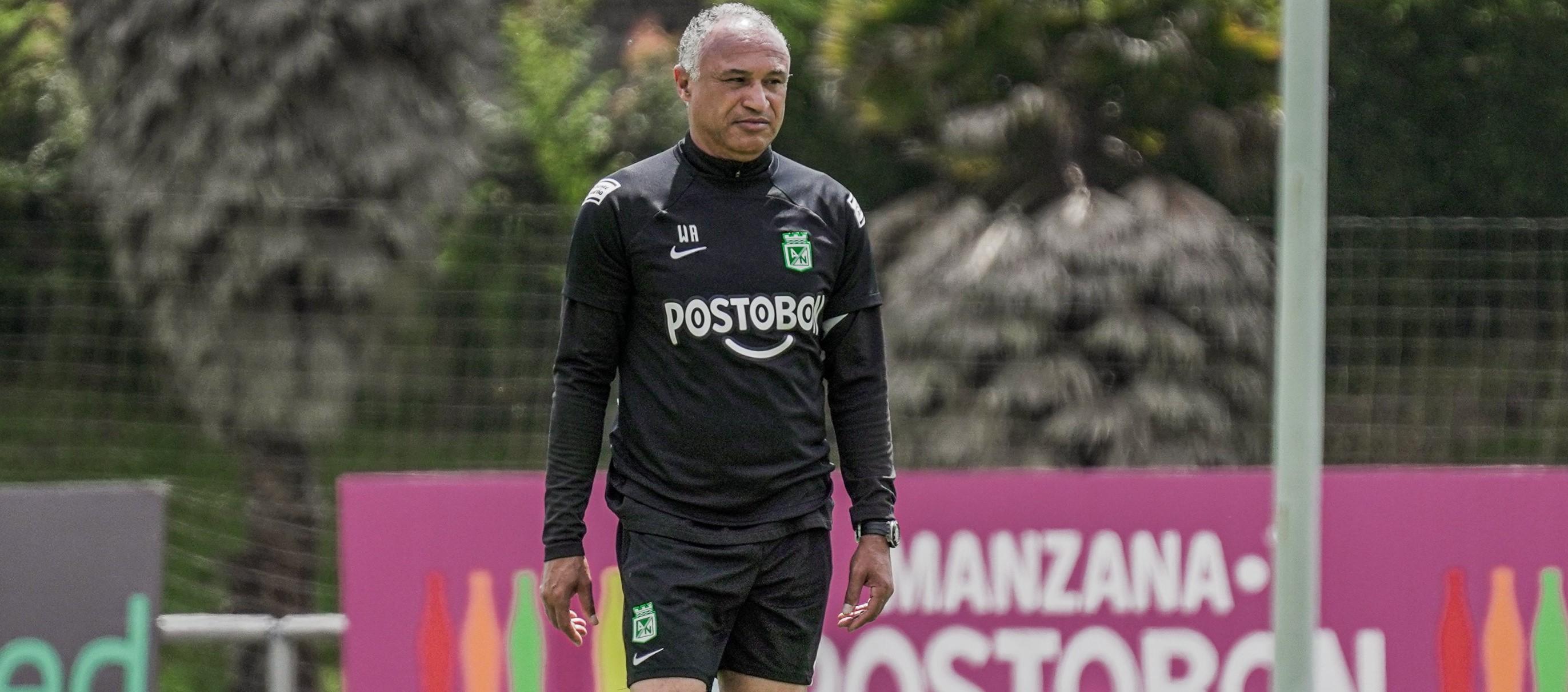 William Amaral era asistente técnico de Paulo Autuori. 