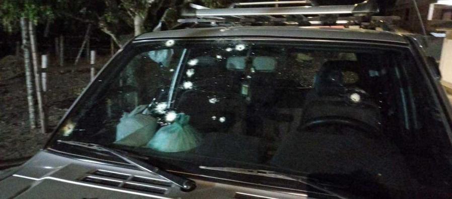 Vehículo en el que se desplazaban los miembros de la iglesia católica, víctimas del atentado.