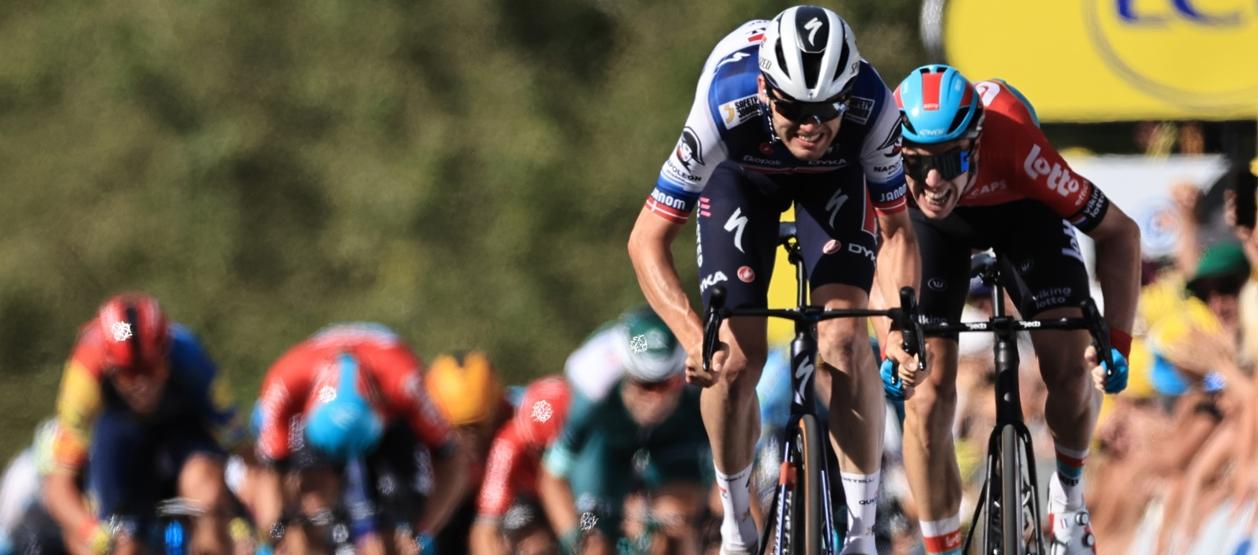 Kasper Asgreen ganó en el esprint final al francés Pascal Eenkhoorn.