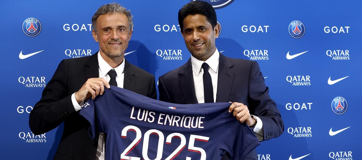 Luis Enrique con el presidente del París Saint Germain, Nasser Al-Khelaïfi.