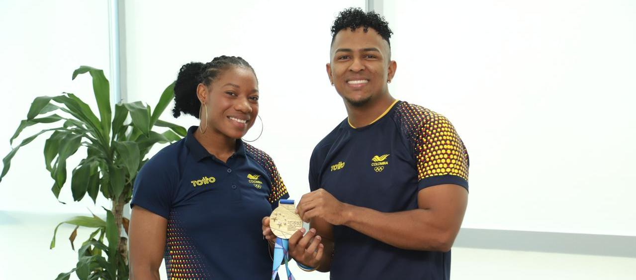Angie Valdez (boxeo) y Gustavo Maldonado (pesas), medalla de oro en los Juegos Centroamericanos y del Caribe 2023. 