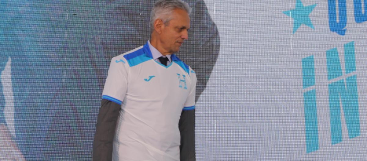 Reinaldo Rueda cumplirá su segundo ciclo al frente de Honduras. 
