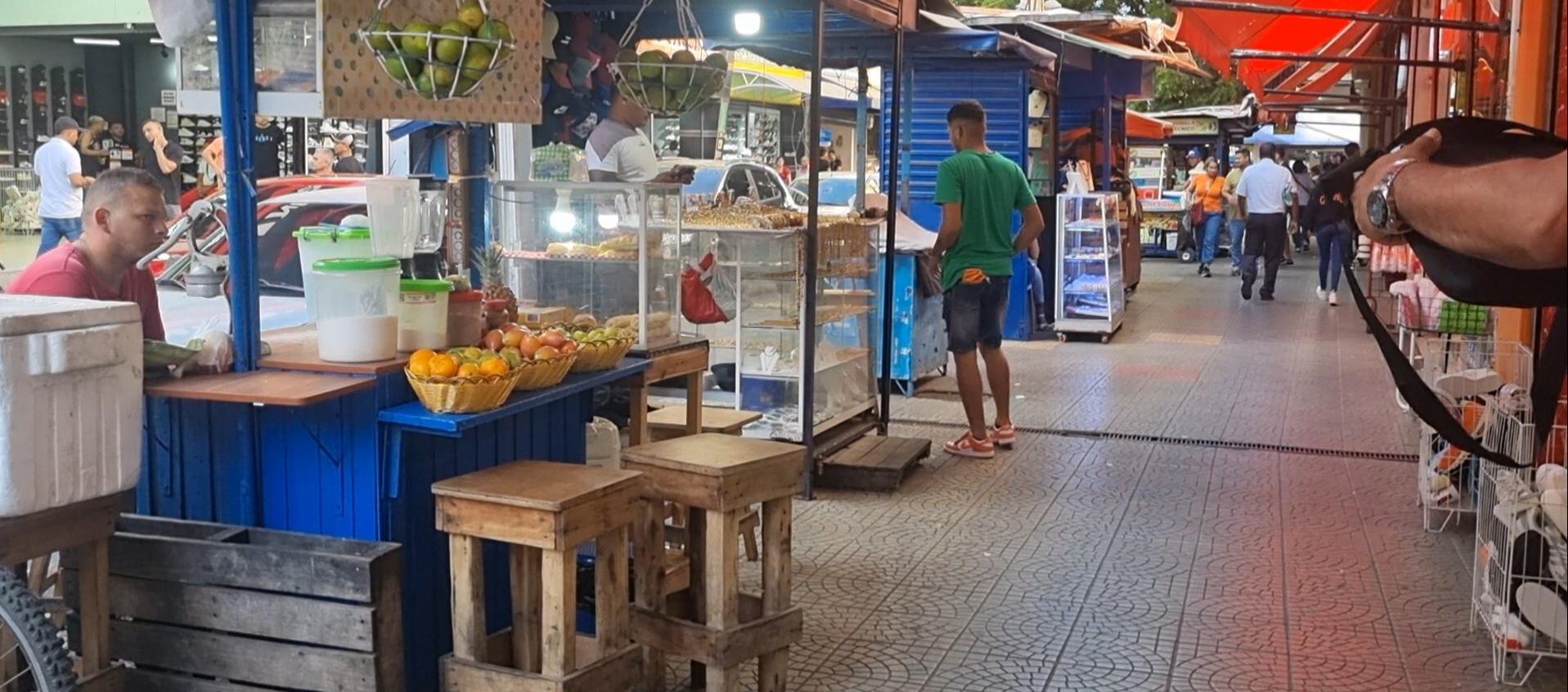 Muchas veces las calles del Centro permanecen solas, dice Asovendedores.