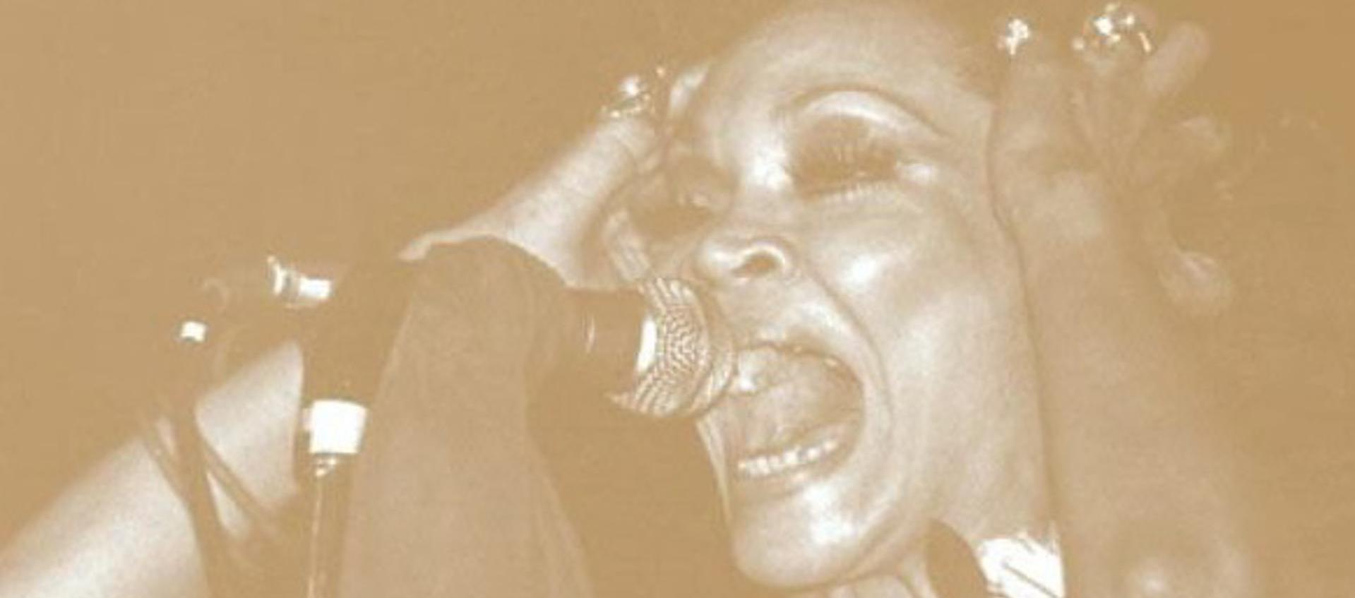 Portada del libro "Desmitificación de un diva: la verdad sobre La Lupe"