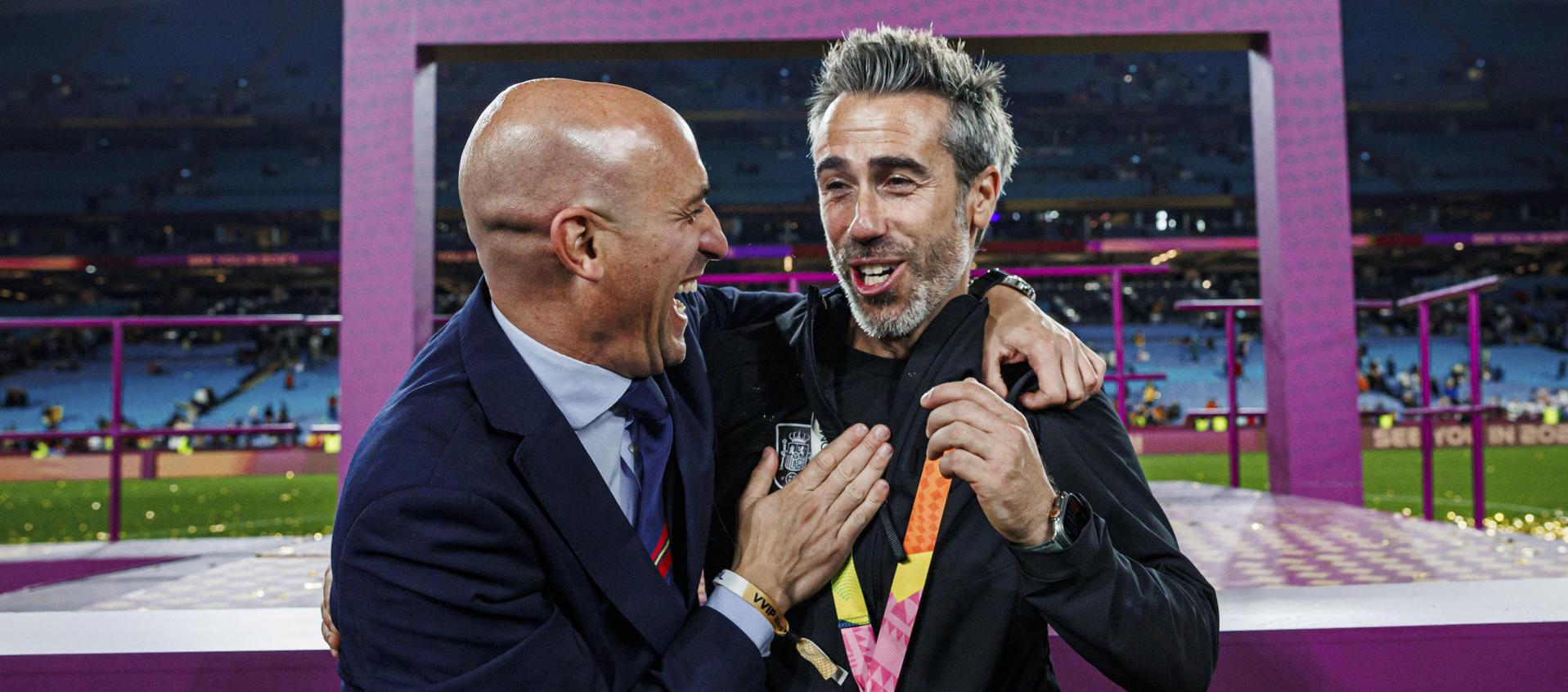 Luis Rubiales junto con el entrenador Jorge Vilda.