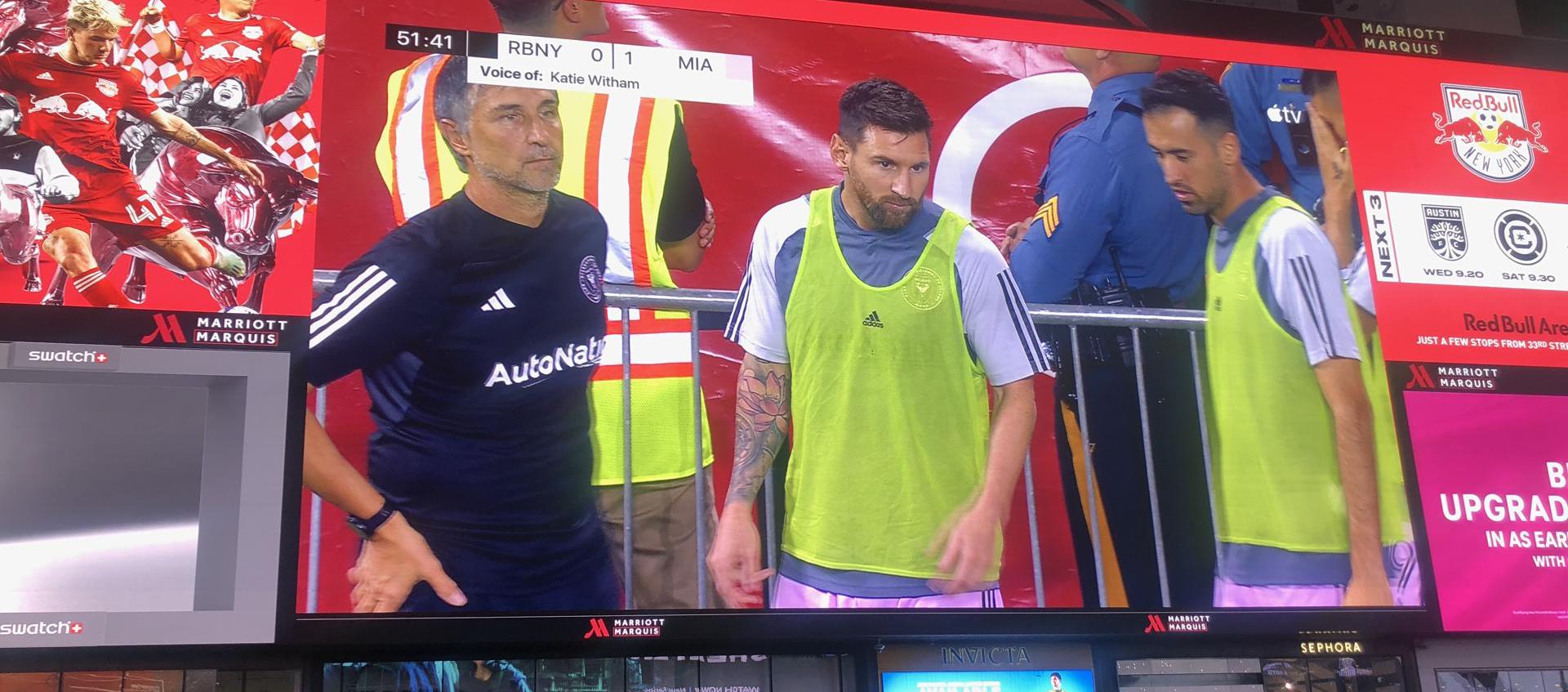 Promoción del partido de Lionel Messi en el Times Square en Nueva York.