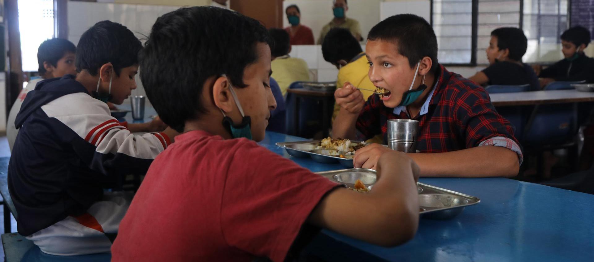 Fotografía de archivo de un comedor escolar.