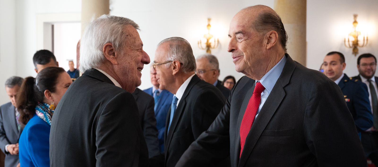 El canciller chileno Alberto Van Klaveren y el colombiano Álvaro Leyva.