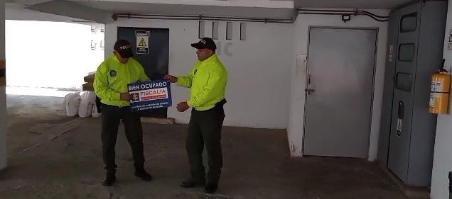 La Sijin de la Policía en el operativo.