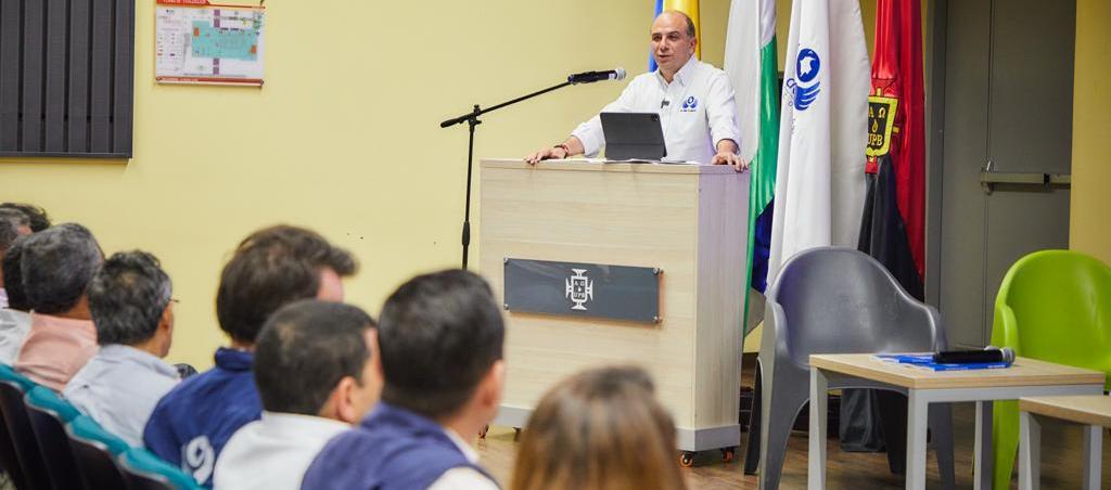 El Defensor del Pueblo, Carlos Camargo.