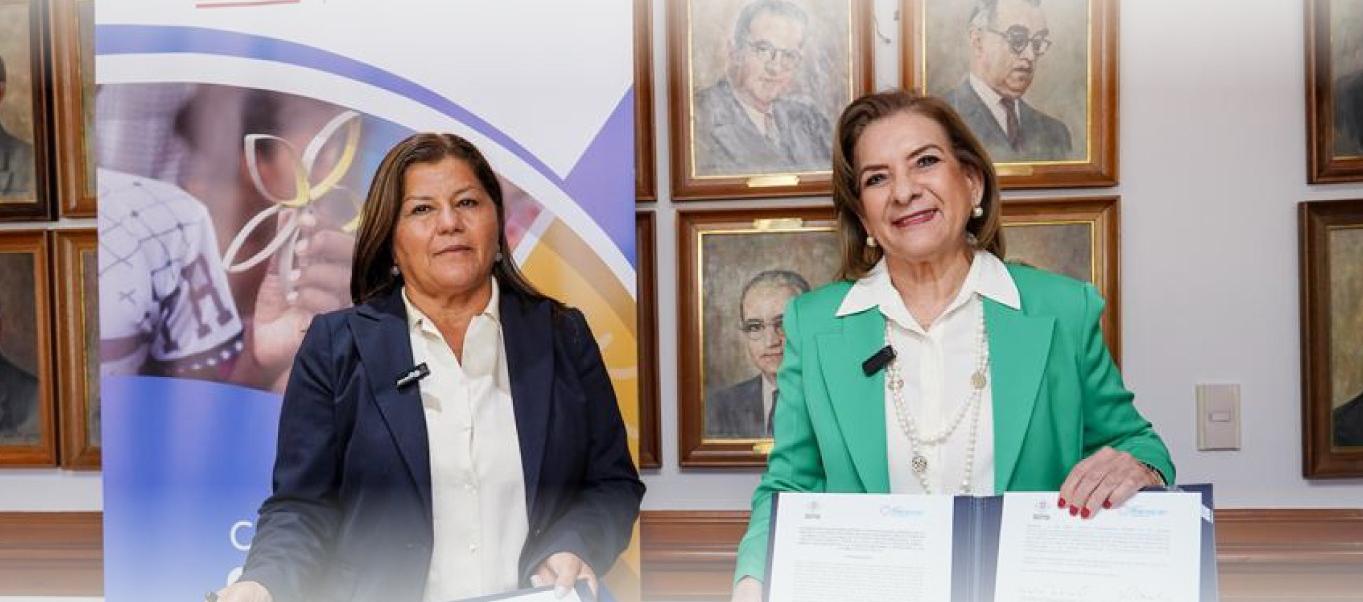 Imágenes de la firma del convenio.