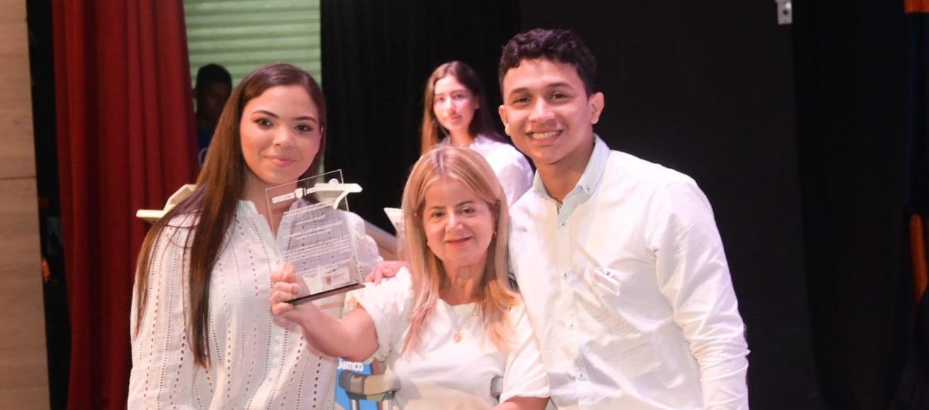 Elsa Noguera, gobernadora del Atlántico, en la Asamblea Departamental de Juventud.