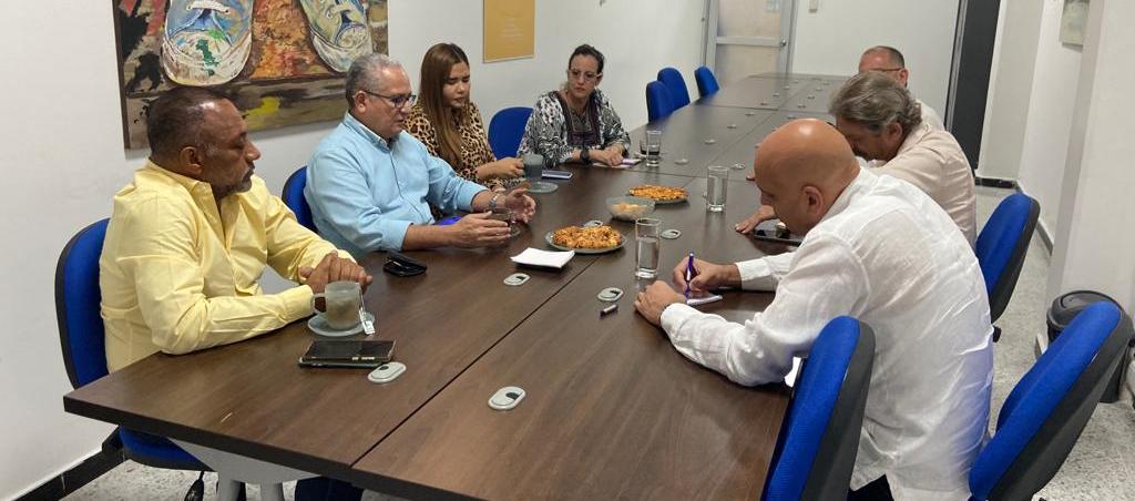 Javier Caamaño Cairo, embajador de Cuba en Colombia en la Universidad del Atlántico.