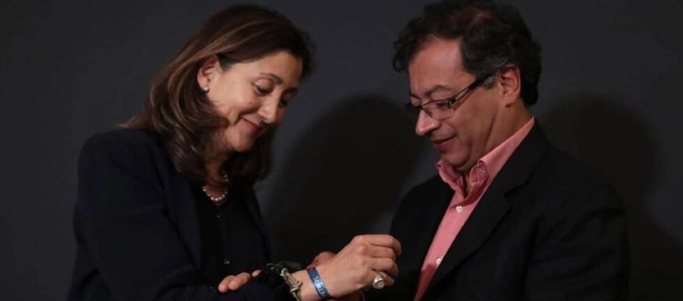 Íngrid Betancourt y Gustavo Petro protagonizan un fuerte choque verbal.