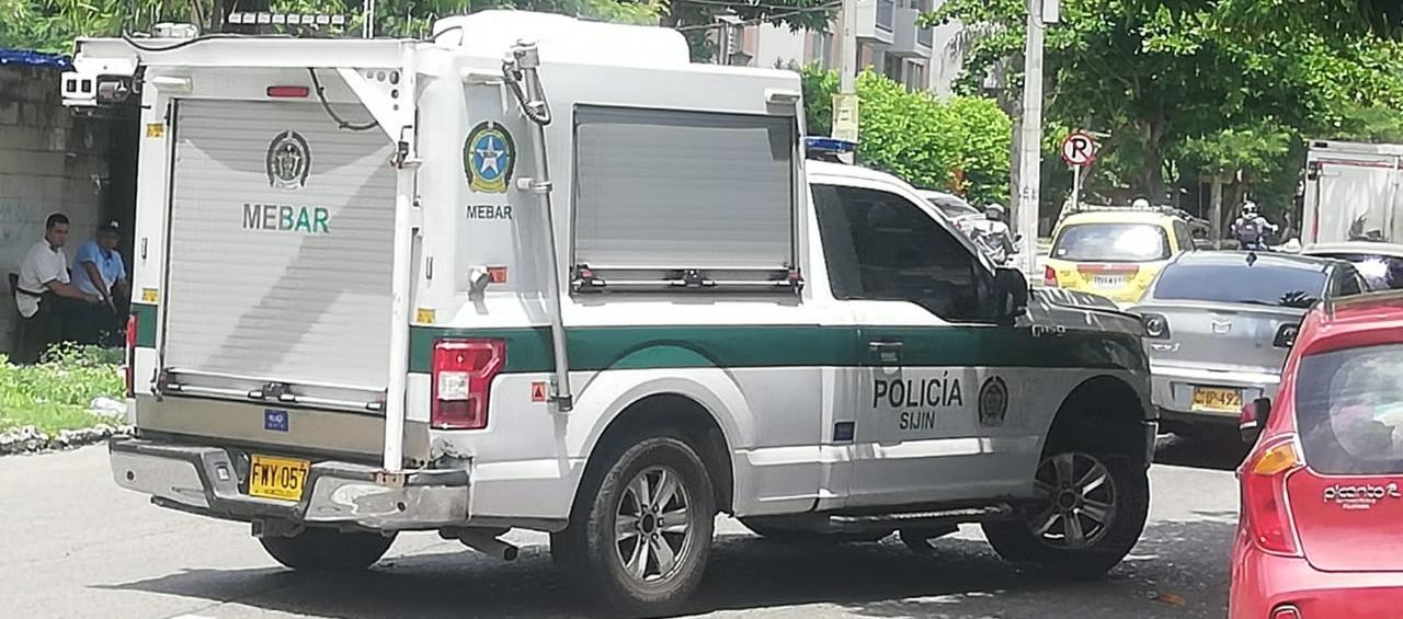 La Sijin haciendo inspección del cuerpo.