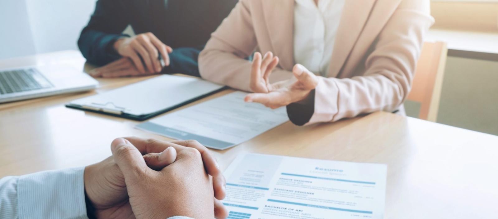 El desempleo de los hombres en junio fue del 7,9 %, y el de las mujeres, del 11,9 %.