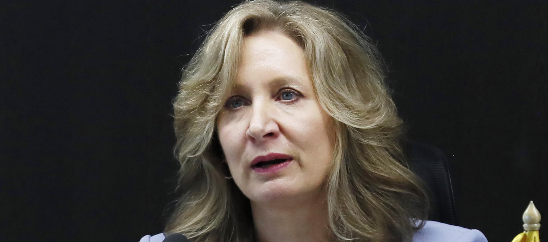 Beth Van Schaack, Embajadora de Estados Unidos para la Justicia Penal Internacional.