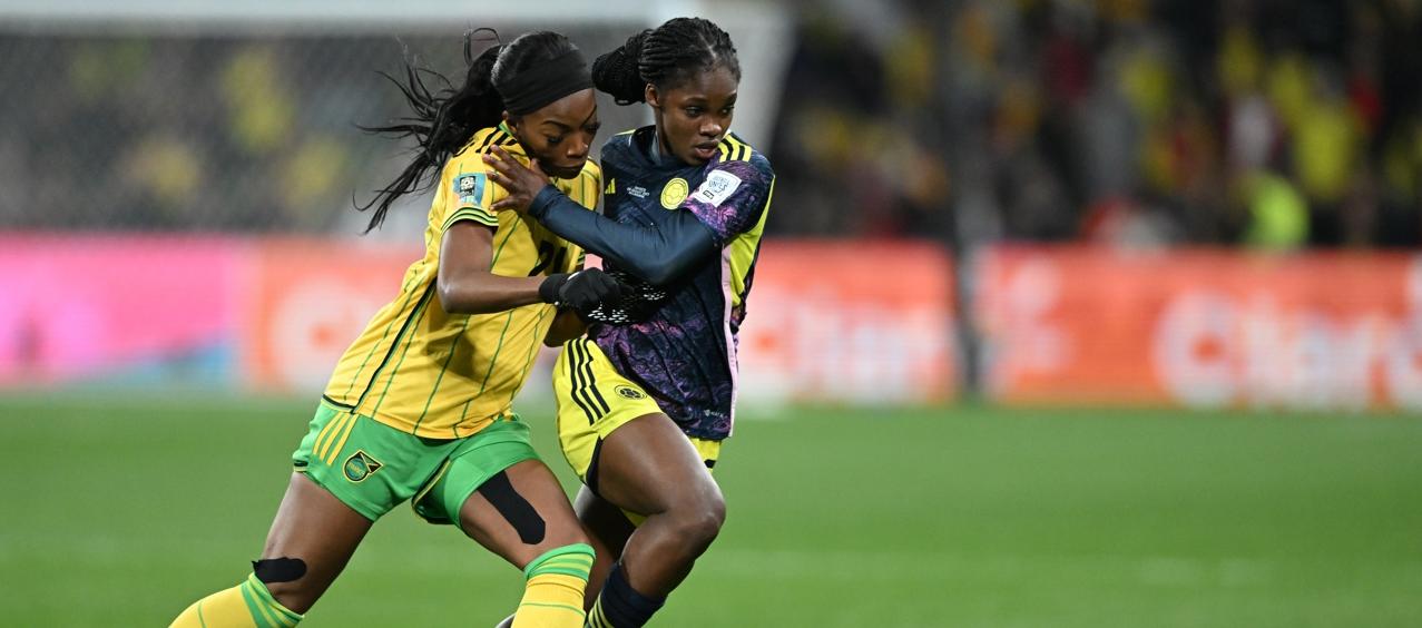 Linda Caicedo intenta despegarse de la marca de Cheyna Matthews.