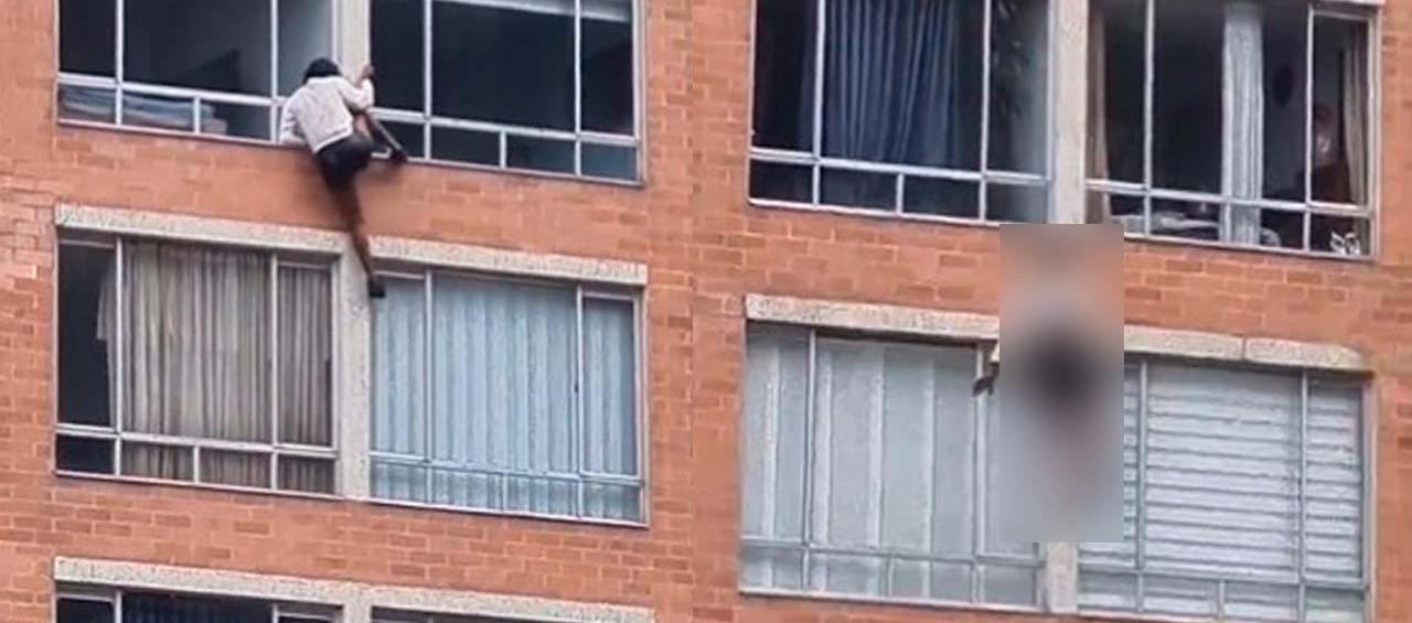 Momento en el que María Liz Moreno cae al vacío.