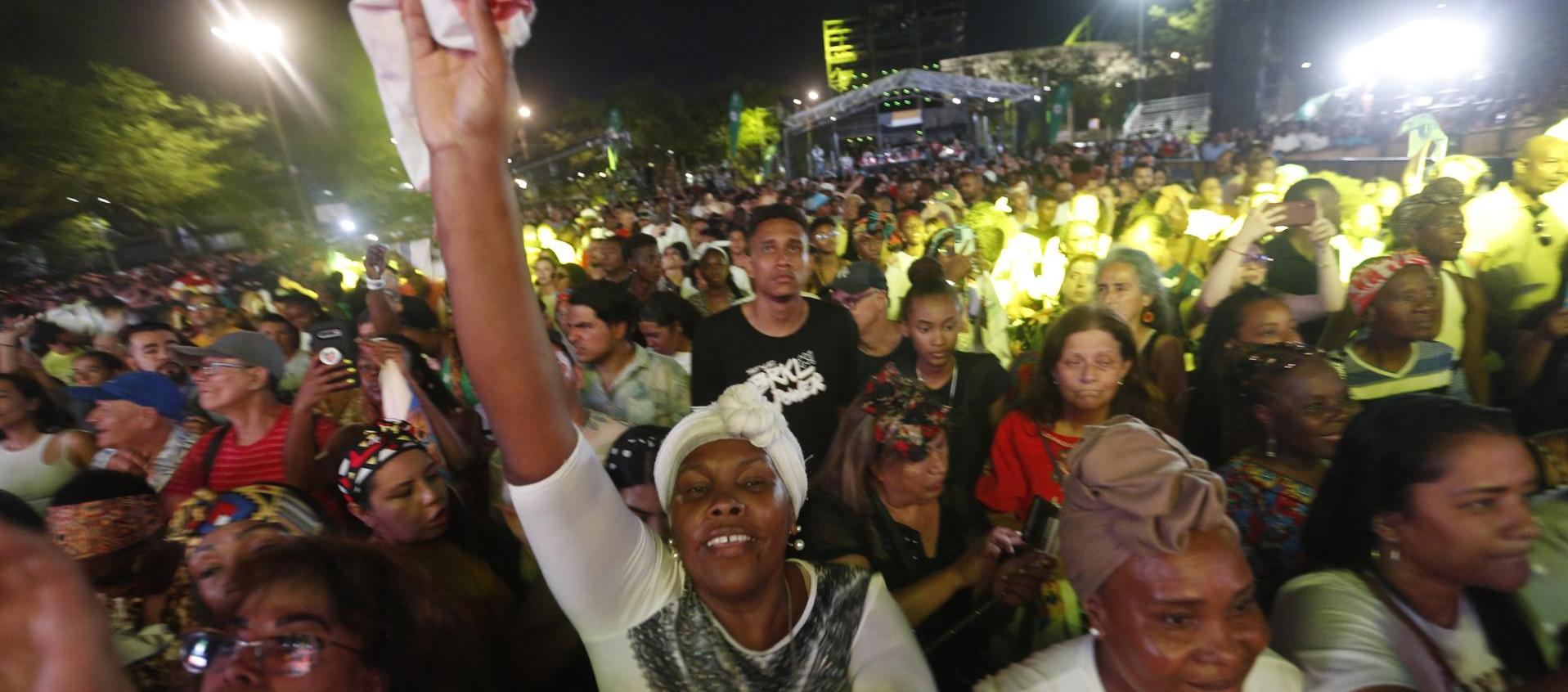 Decenas de habitantes se la gozaron hasta la madrugada de este domigo el Festival Petronio Álvarez en Cali