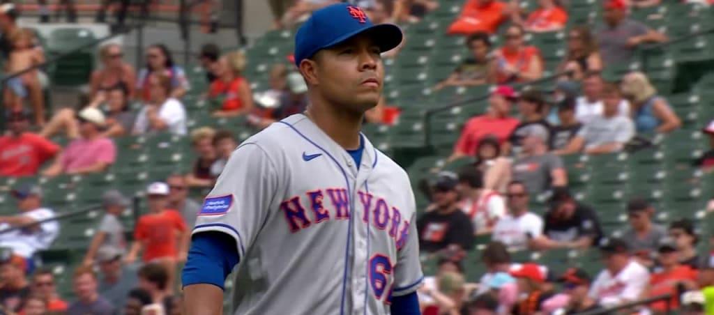 José Quintana permitió seis hits en seis entradas. 