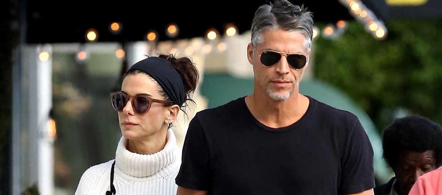 Sandra Bullock y su compañero Bryan Randall. 