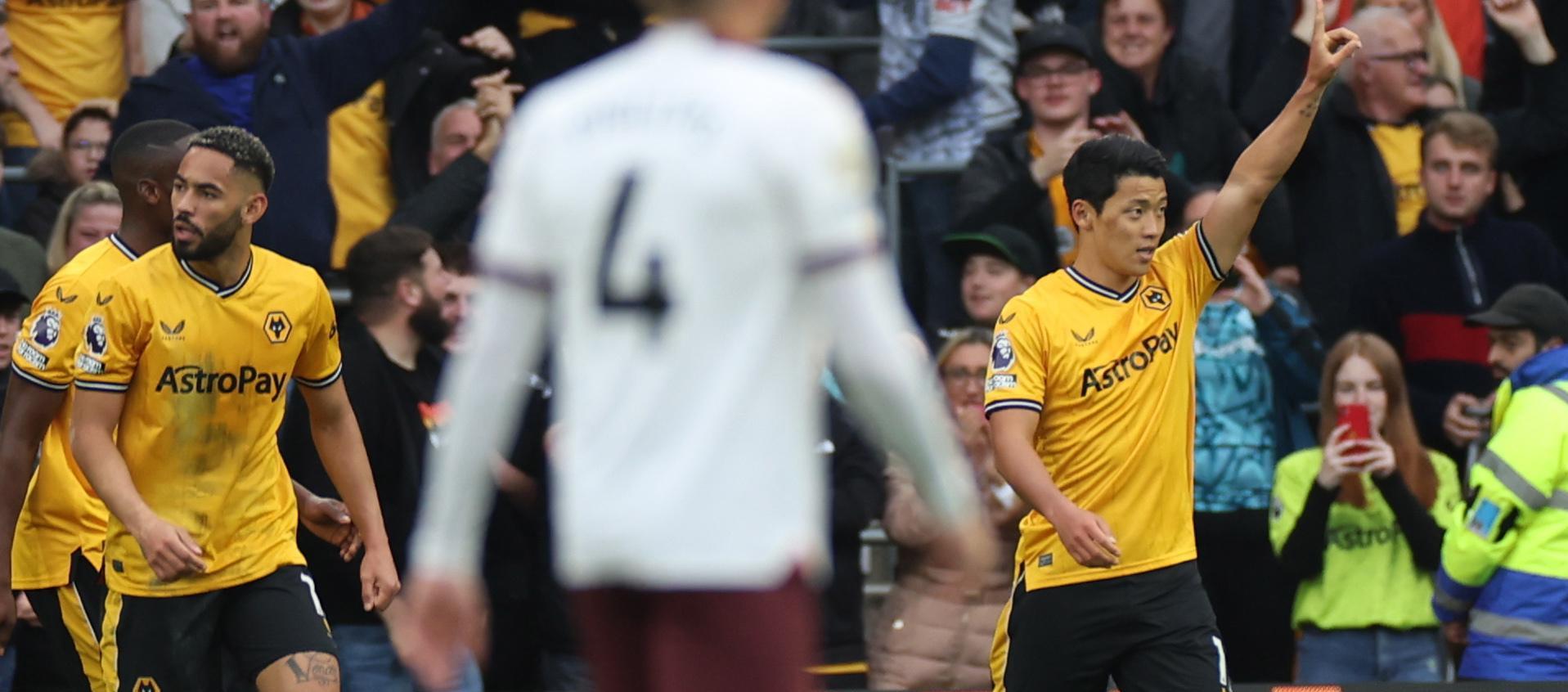Hwang Hee-chan celebrando el gol de la victoria.