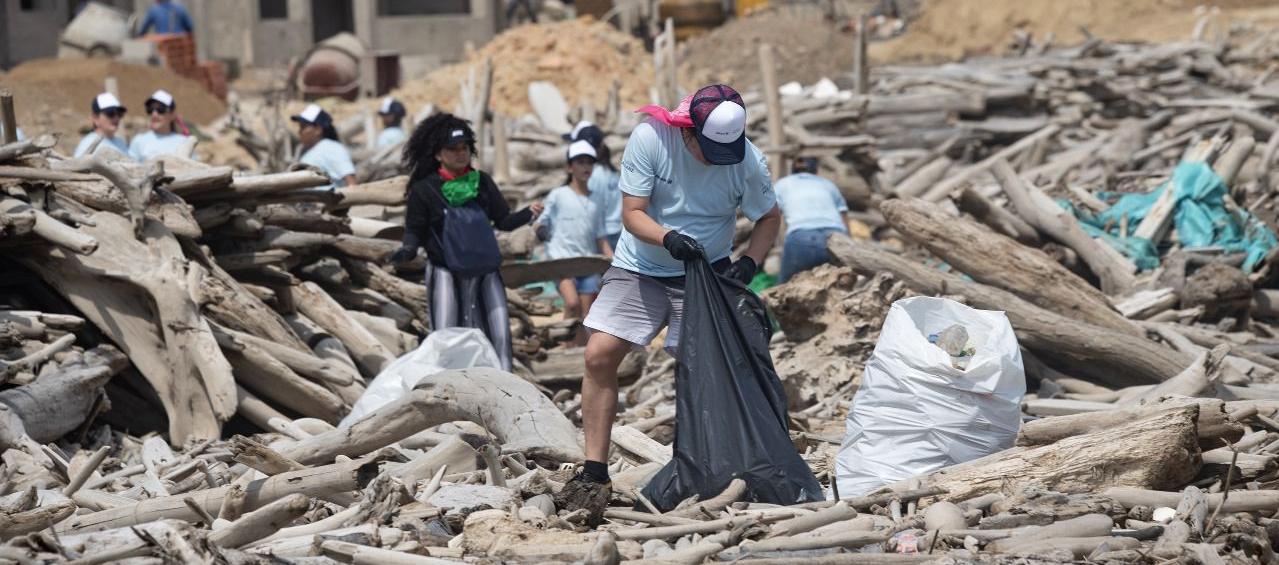 Limpieza en las playas del Atlántico.