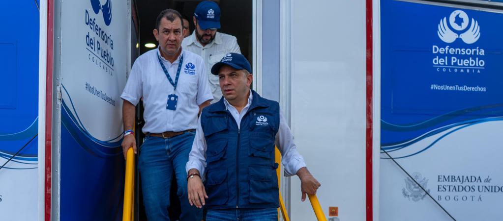 El Defensor del Pueblo, Carlos Camargo.