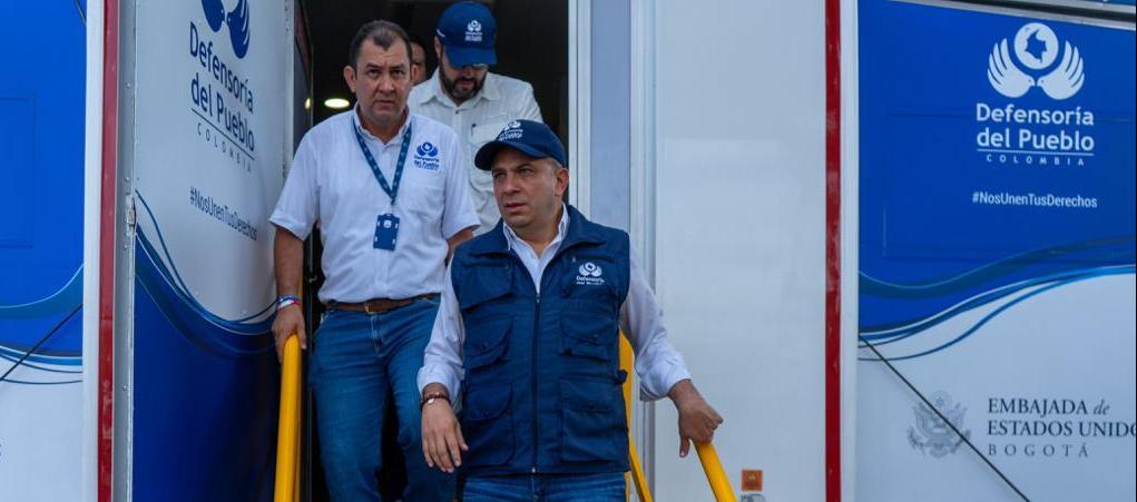 El Defensor del Pueblo, Carlos Camargo.