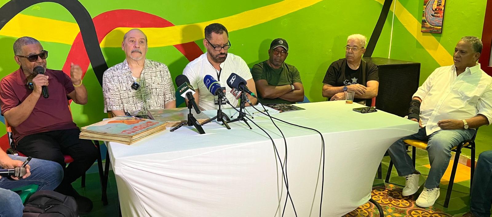 José Mangual Jr, Ray De la  Paz, Carlos Polo, Juan Manuel Ceruto, Emilio Morales y Edwin Madera, en la rueda de prensa de Barranquijazz en La Troja Vip.