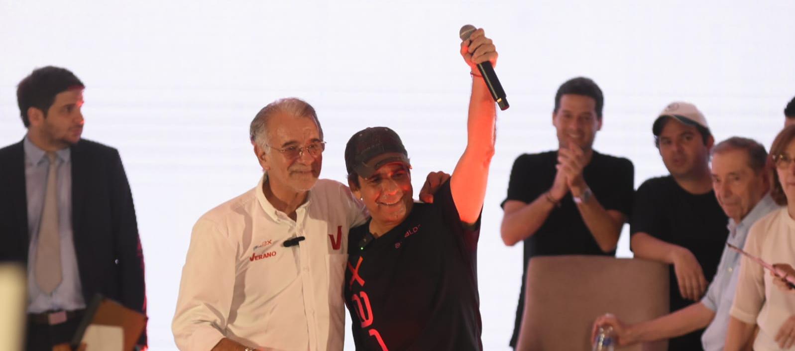 Eduardo Verano y Alex Char, durante el acto de apoyo al candidato a la Gobernación del Atlántico