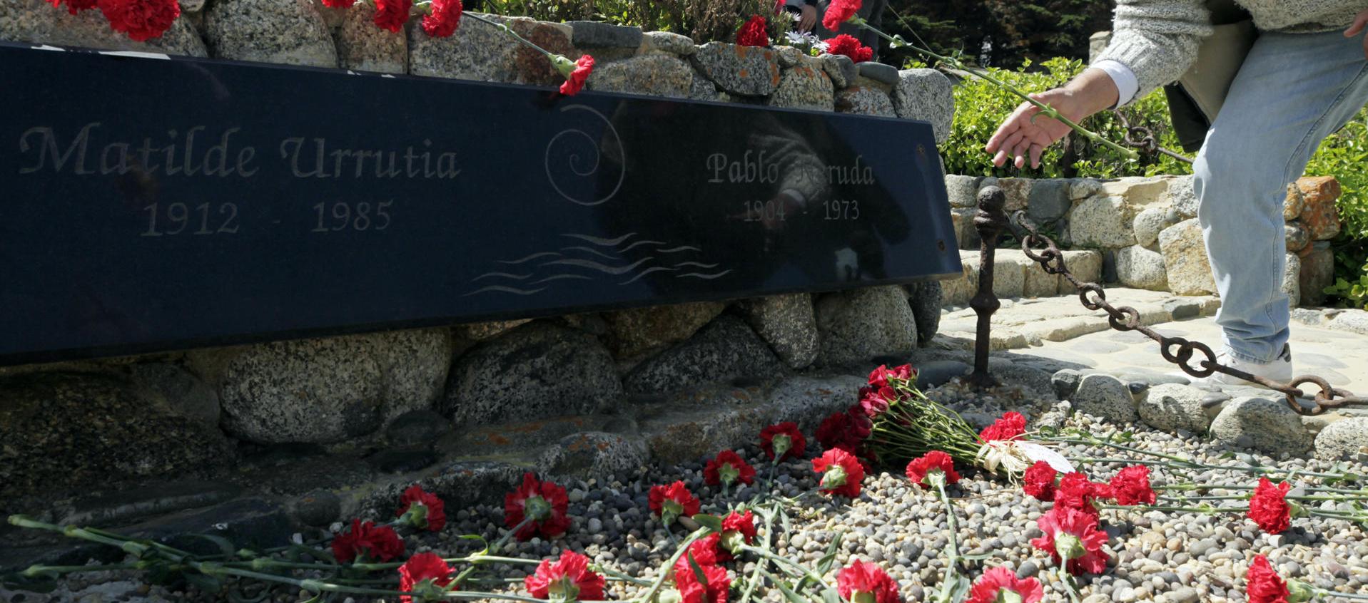 Tumba del poeta Pablo Neruda. 