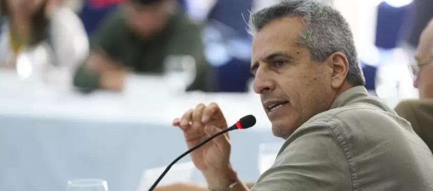 Luis Fernando Velasco, ministro del Interior.