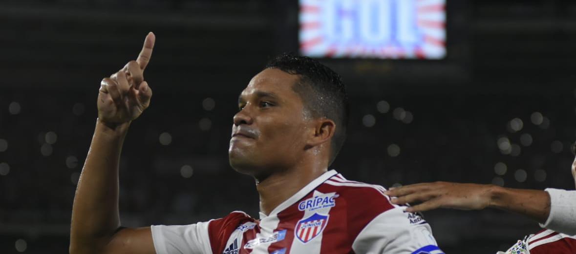 Carlos Bacca ingresó en el segundo tiempo del partido contra Boyacá Chicó.
