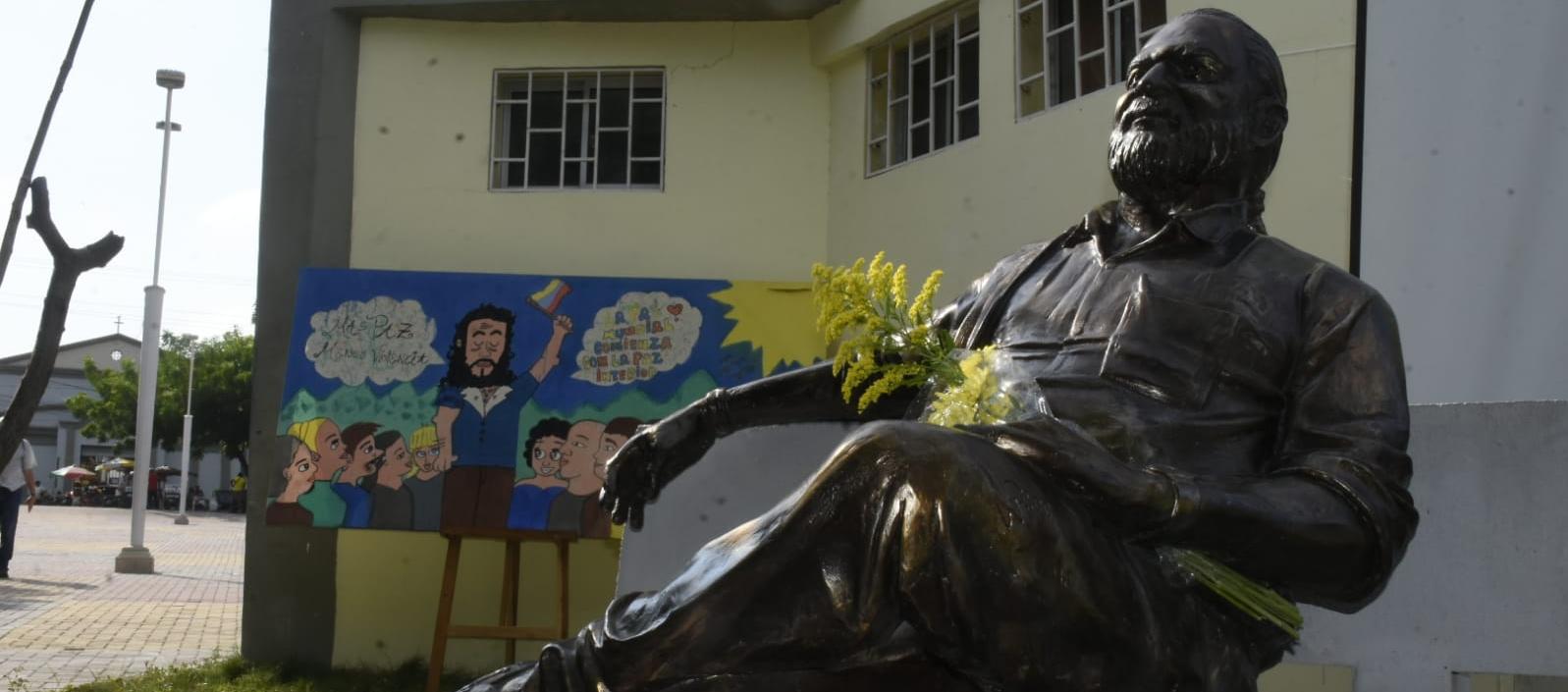 Estatua de Alfredo Correa De Andreis.