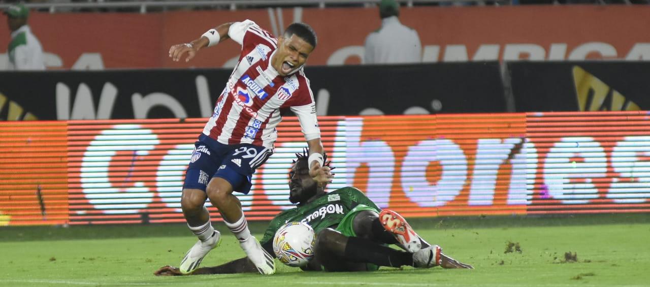 La jugada en la cual Álvaro Angulo lesionó a José Enamorado. 