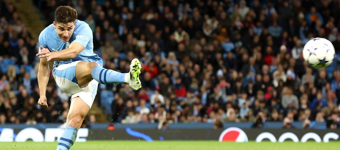 El argentino Julián Álvarez se reportó con un doblete en la victoria del Manchester City.