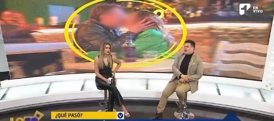 Nanis Ochoa y Ariel Osorio en el set de 'Lo sé todo'. Al fondo la foto polémica